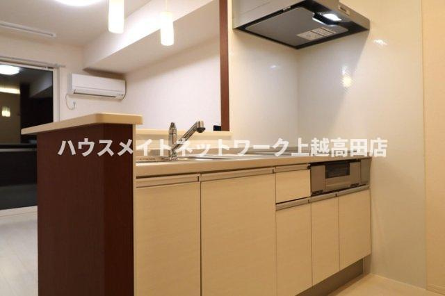 ヴィンヤードのキッチン|キッチン（IHクッキングヒーター付）（参考103号室反転室内写真）