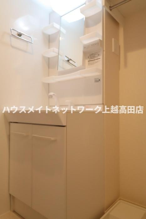ヴィンヤードの独立洗面台|洗髪洗面化粧台（参考103号室反転室内写真）