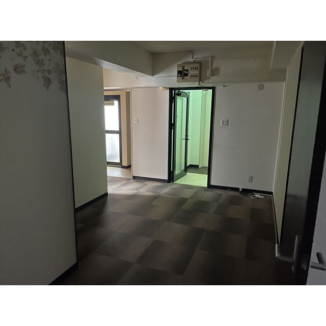 ハタエビル３Ｆのロビー