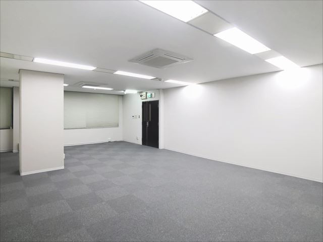 TM36ビルのロビー