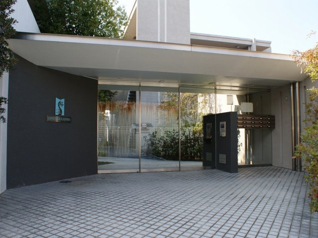 ライフステージ香芝桜道のエントランス