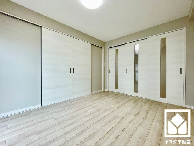 ファミール伏見Ｂ棟の洋室