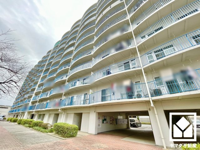 ファミール伏見Ｂ棟の外観