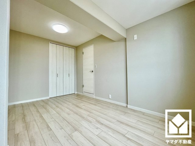 ファミール伏見Ｂ棟の洋室