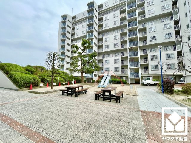 ファミール伏見Ｂ棟の外観