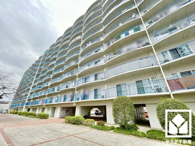 ファミール伏見Ｂ棟の外観