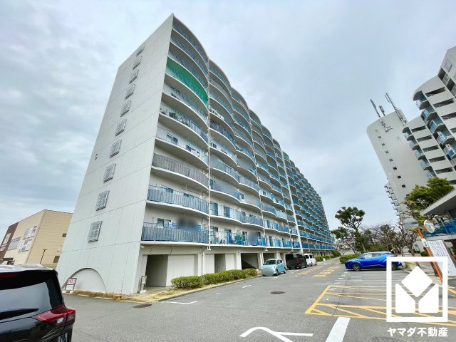 ファミール伏見Ｂ棟の外観