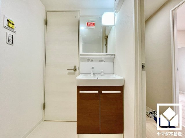 ファミール伏見Ｂ棟の独立洗面台