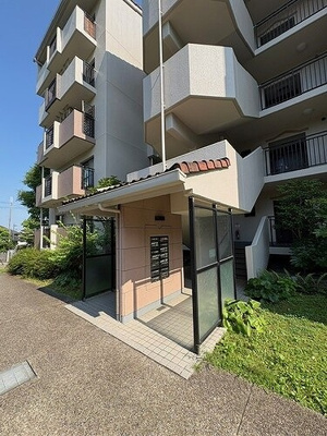 【エントランス】 | 高槻・阿武山九番街東２号棟 | エントランス、郵便受け