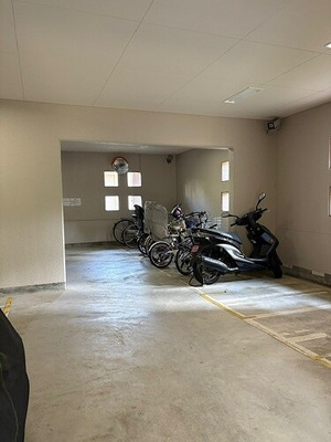 【その他】 | 高槻・阿武山九番街東２号棟 | 自転車、バイク置場