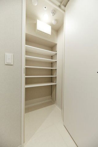 ロイジェント銀座の収納