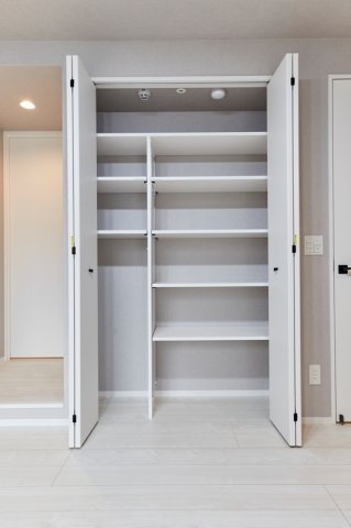 ロイジェント銀座の収納