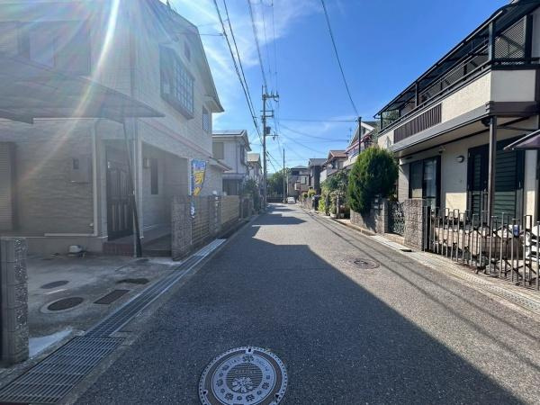 【前面道路含む現地写真】