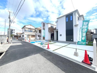 【前面道路含む現地写真】