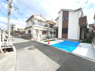 【前面道路含む現地写真】