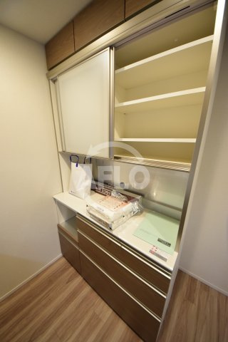 ローレルアイあべのの収納|ローレルアイあべの　食器棚