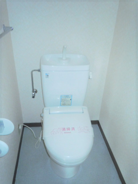 プレステージ百年公園のトイレ|落ち着いた色調のトイレです