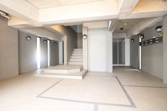 アークパレス誠の駐車場