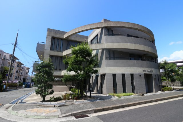 アークパレス誠のエントランス