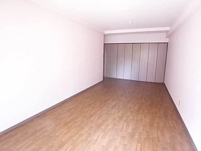 アークパレス誠の寝室