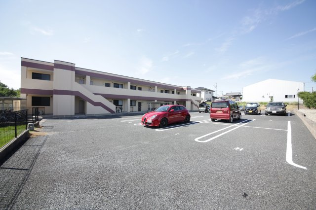 ガーデンハイツ・ミノテＡの駐車場