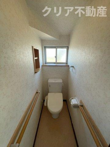 【トイレ】 | 前橋市上佐鳥町　中古住宅 | 1階