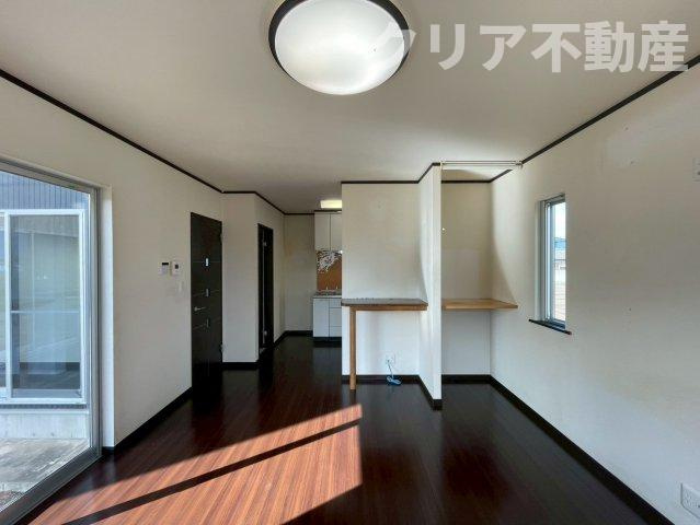 【居間・リビング】 | 前橋市上佐鳥町　中古住宅