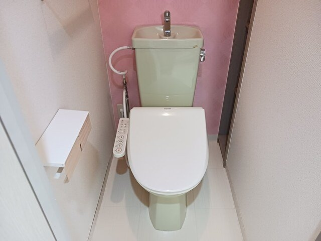 ツインパレスさくら台Ｎｏｒｔｈのトイレ|落ち着いた色調のトイレです