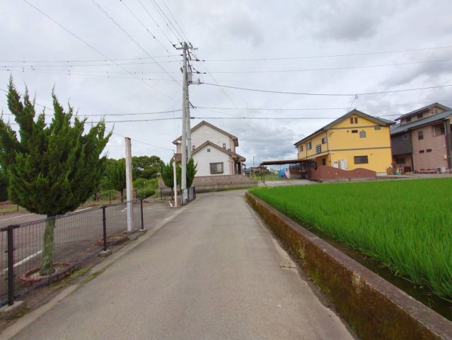 西条市飯岡2279番5　売土地の周辺|現地写真（南側　前面道路）