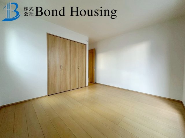 滝の茶屋駅まで徒歩5分　城が山1丁目　新築戸建の洋室