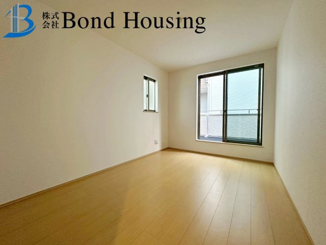 滝の茶屋駅まで徒歩5分　城が山1丁目　新築戸建の洋室