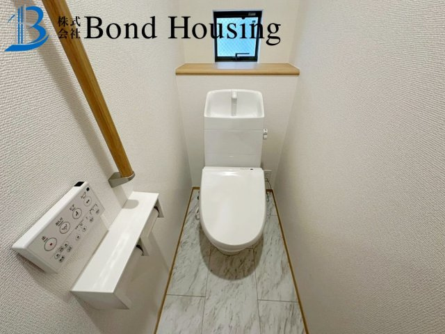 滝の茶屋駅まで徒歩5分　城が山1丁目　新築戸建のトイレ