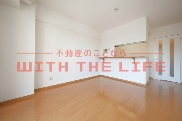 メルローズアソウ【キャッシュバック対象物件】の居間・リビング|ゆったり過ごせるリビングです