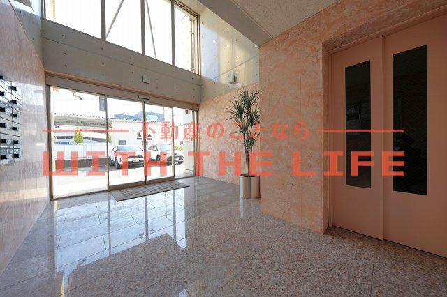 メルローズアソウ【キャッシュバック対象物件】のエントランス|エントランスです