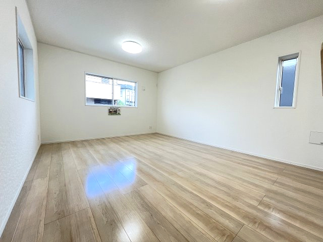 【居間・リビング】 | 大野城市大城3丁目第9　2号棟（全2棟）【仲介手数料無料・0円】 | 現地写真。