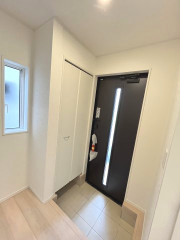 【玄関】 | 大野城市大城3丁目第9　2号棟（全2棟）【仲介手数料無料・0円】 | 現地写真。