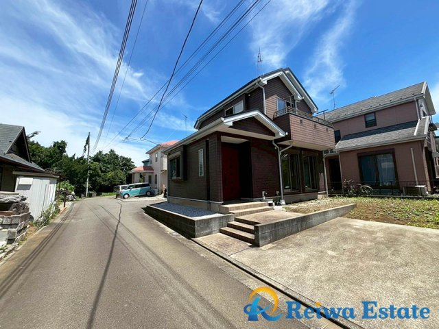中古戸建　藤沢市打戻の前面道路含む現地写真