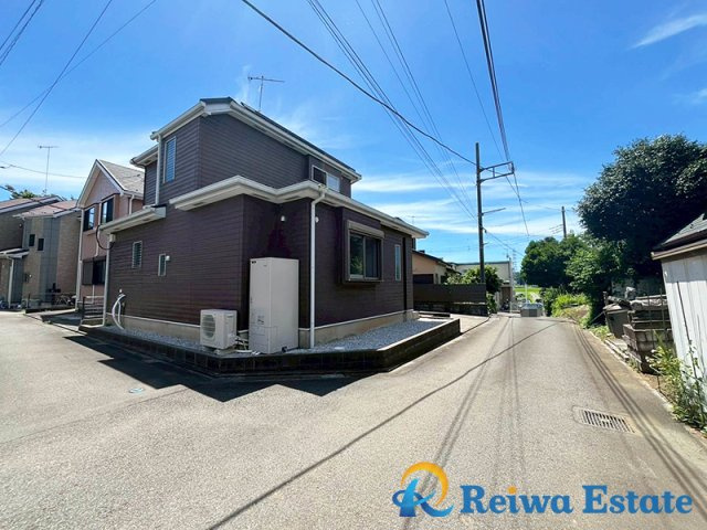 中古戸建　藤沢市打戻の前面道路含む現地写真