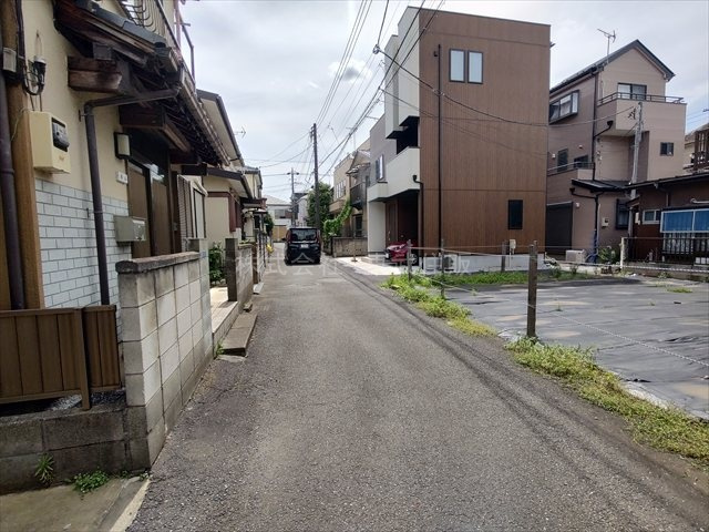 【前面道路含む現地写真】の画像