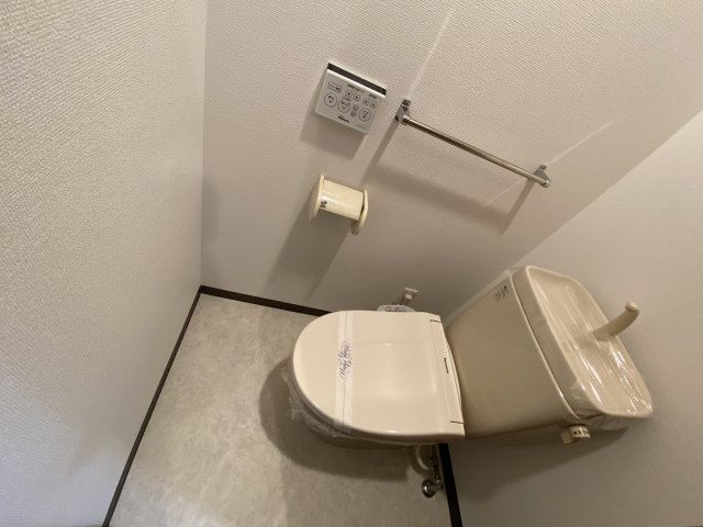 エンリッチFV号のトイレ|温水洗浄便座は残置です
前回募集時の写真です