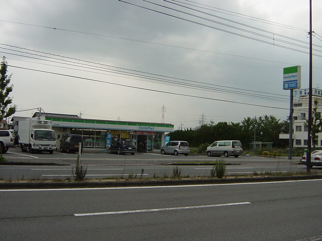 【周辺】 | グレイスヴィラ倉田 | ファミリーマート岡山江崎店まで165ｍ