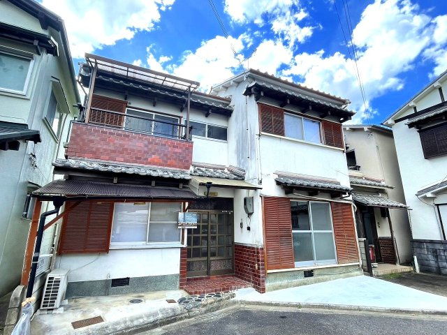 奈良市古市町1366-1貸家の外観