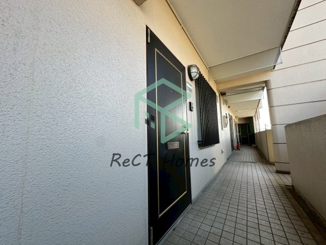 ハイツASAHIの玄関