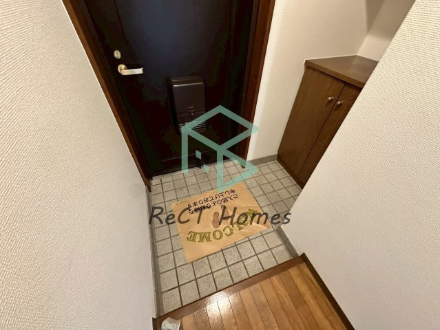 ハイツASAHIの玄関