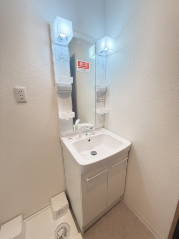 芦屋市茶屋之町貸家の洗面所