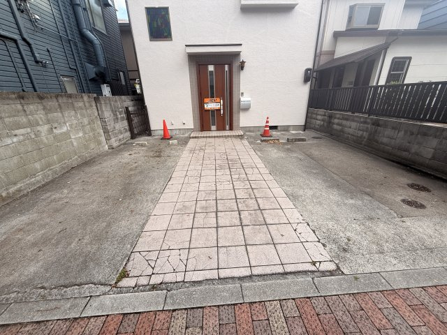 芦屋市茶屋之町貸家の駐車場