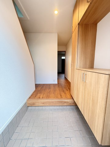 芦屋市茶屋之町貸家の玄関