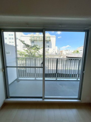 【バルコニー】 | ネオハイツ城東 | 城北側に面したバルコニーです。