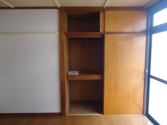 小金井市東町４丁目のアパートの収納