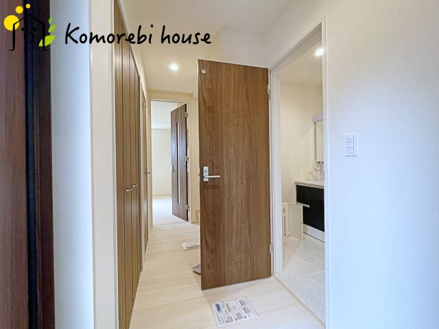 上尾市二ツ宮　3期　新築一戸建て　ブルーミングガーデン　03の玄関